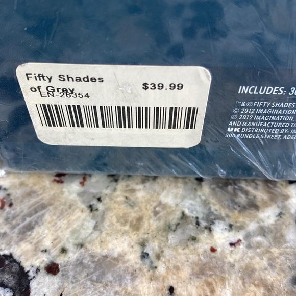 NIB Fifty Shades of Grey Party Board Game - Picture 6 of 6